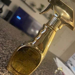 Moschino gold perfume